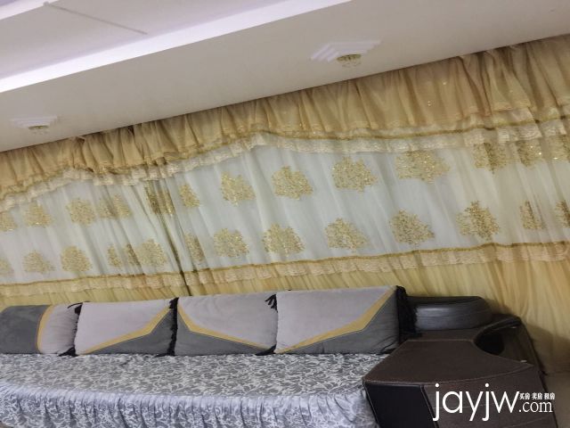 兴隆小区，边间套，拎包入住，诚租。