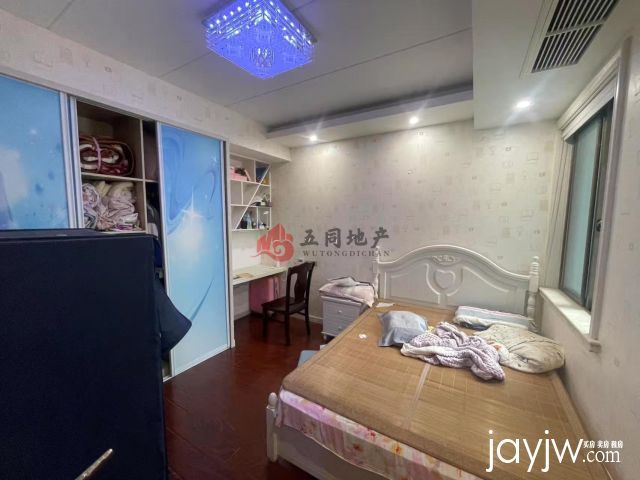 永泰·嘉园 精装修 电梯房 年租金27000 拎包入住
