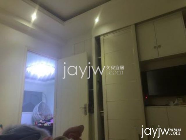 新西路 家电全搭  中间套  精装修