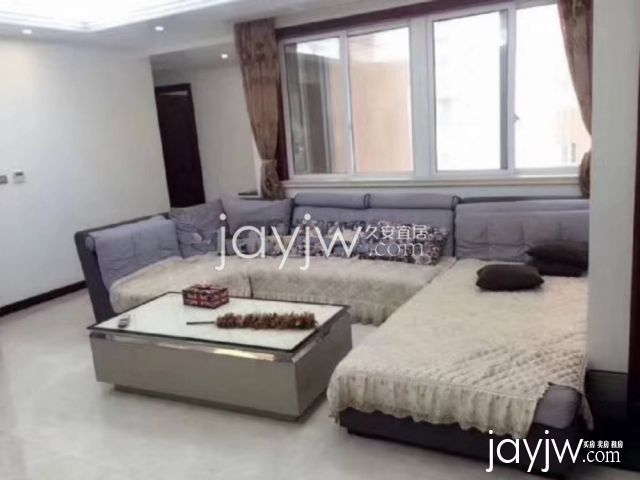 ​方鑫大厦，证件满两年，130平方，156.8万，七小学区！