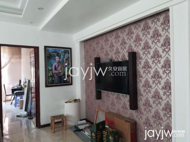 西四街有证，4楼精装修，靠近菜市场，诚心出售！