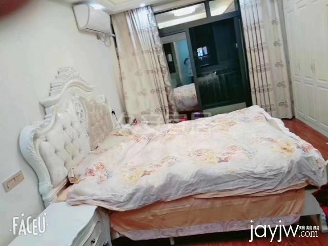 急滨江丽园，新大厦，全新结婚精装修，证满两年，3楼带电梯