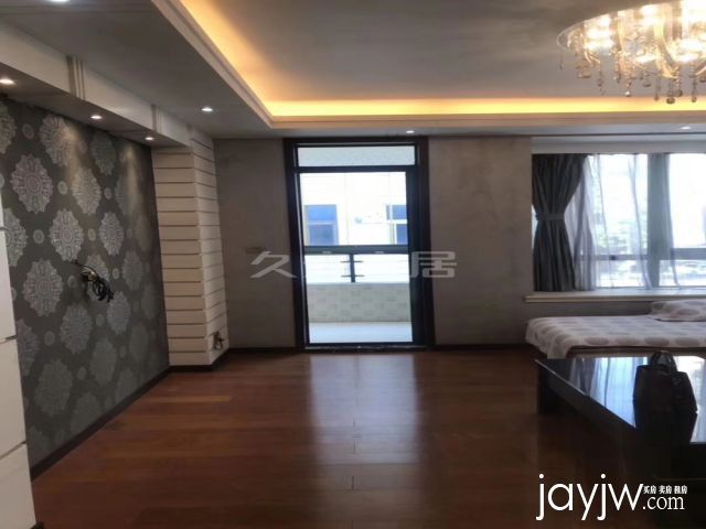 德雅花园中心地段精装修还是边套