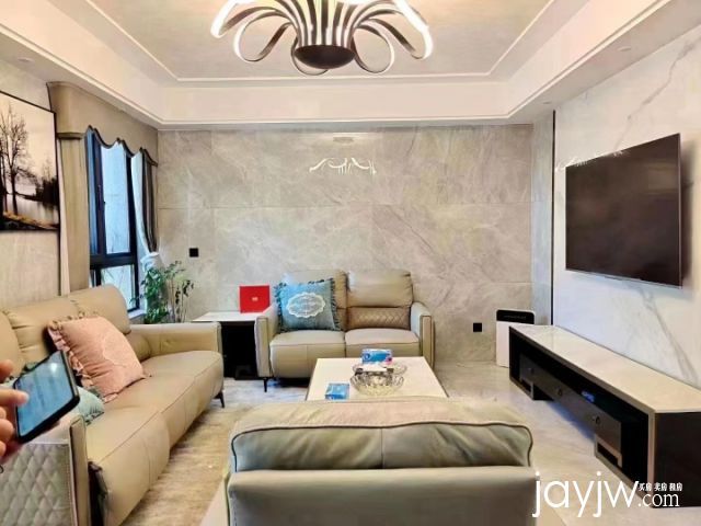 兴翔锦园 好楼盘 绿化不错 房东急卖 拎包入住