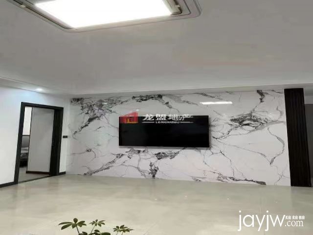 .通港路4楼，宫后路旁，有证全新装修，八小八中学区，满五