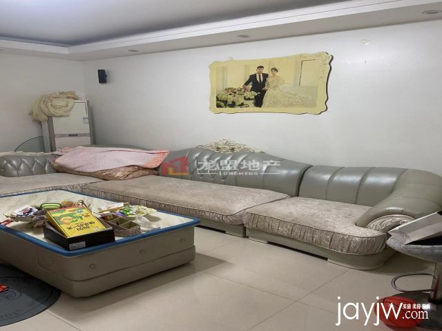 有证套房，5楼纺织五街靠双排街，结婚装修，图片有点乱B01
