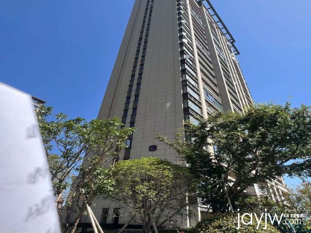 新天和100平方，中层性价比高，满二底价出售！B05