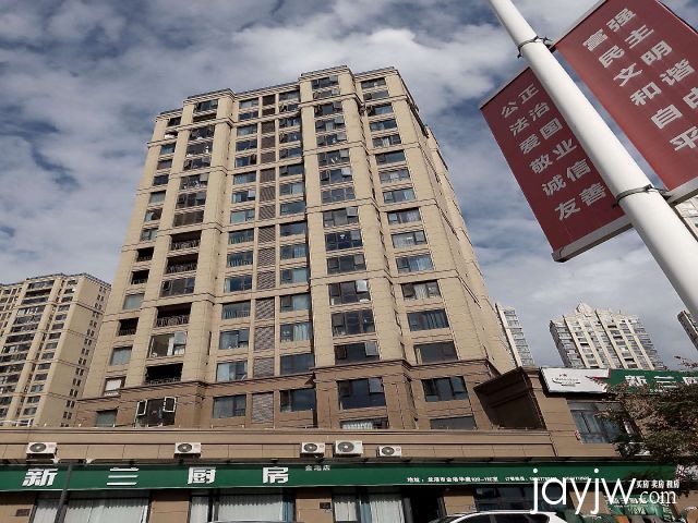 金港华庭8楼，带车位实价103.8万，看房方便！B05