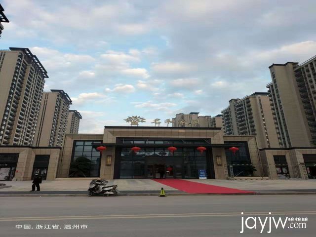 新天和100平方，黄金好楼层带车位满二，错过就没B07