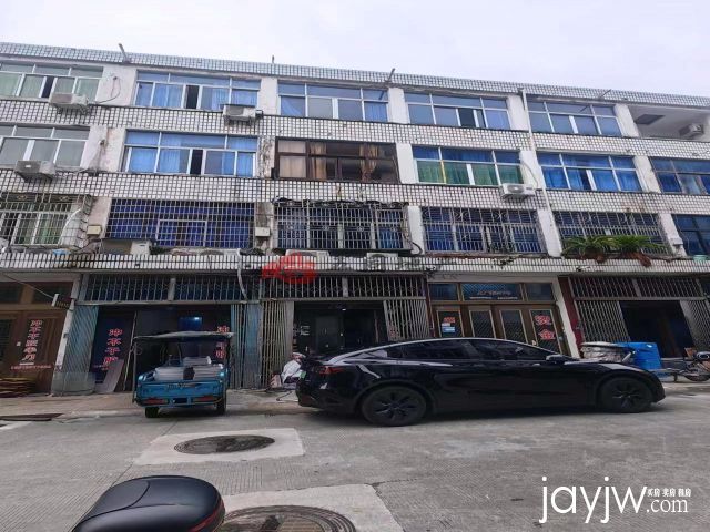 上厂街 整间民房 证件齐全 4层 简单装修 价格只要116万 合适约看