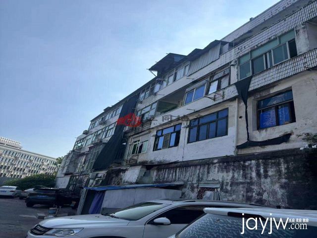 育才街 5层民房 证件齐全 简单装修 价格128万 合适约看房