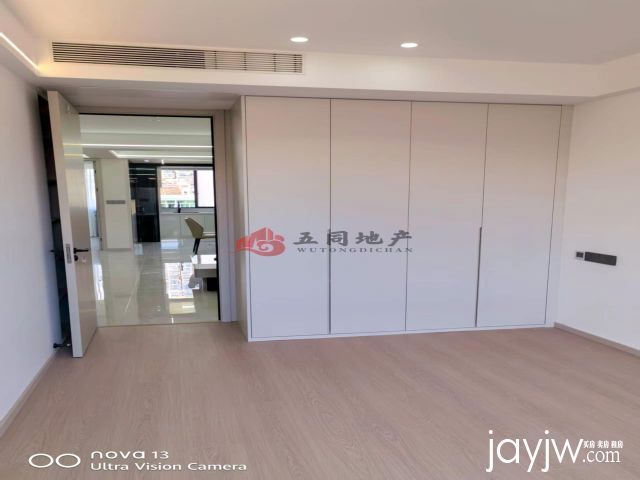 兴安街 电梯房 新装修批文手续 6楼拎包入住69.8万 地段合适 约看