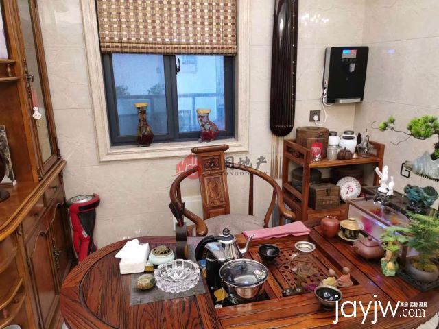 外滩嘉园 精装修  边套 证件齐全 125平 116.8万 需要了解更多私聊我