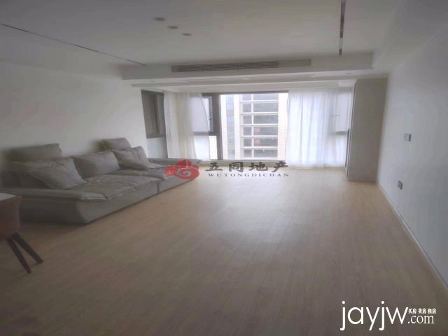 华鸿中央城南苑 精装修 证件齐全 99平中 120万带车位 诚心出售