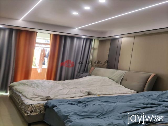 西五街120平   3房二厅二卫 清水装修批文手续  诚心价58万 合适约