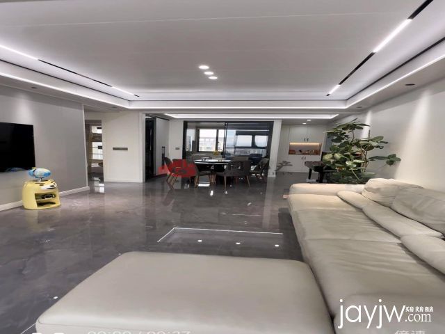 华鸿中央城南苑 精装修 证件齐全 123平顶楼 120万诚心出售