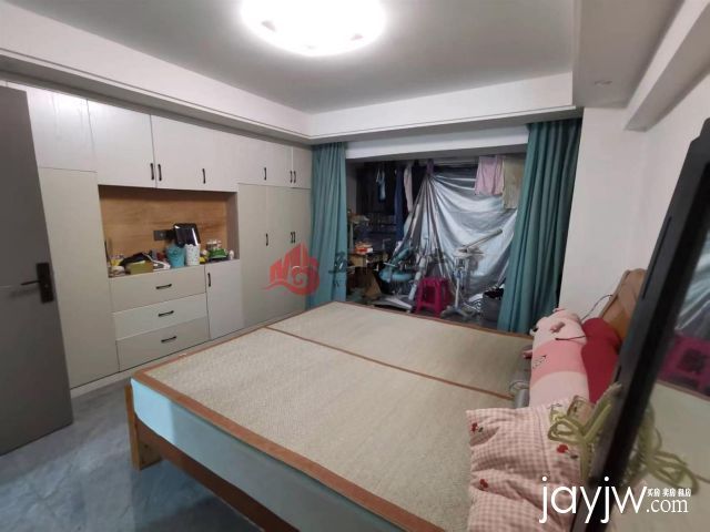 东方世贸 证件齐全 精装修 60平方 52万  需要东方世贸的找我私聊