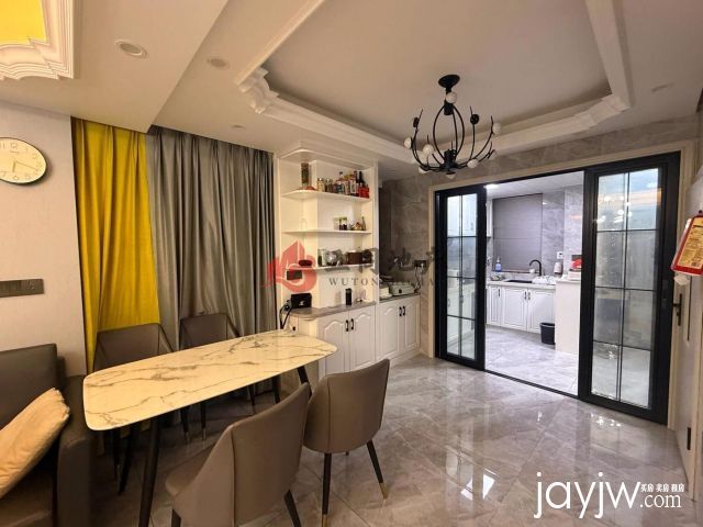 东方世贸 证件齐全 精装修 60平方 62.8万  需要东方世贸的找我私聊