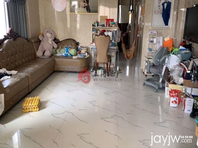 金鑫花苑 4楼电梯直达3楼 清水装修 证件齐全 又是学区房 地段合适约看房-